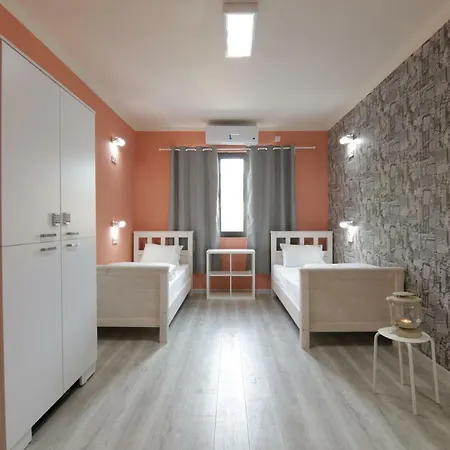 Hostel Kyosheto *