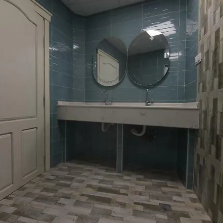 Hostel Kyosheto *